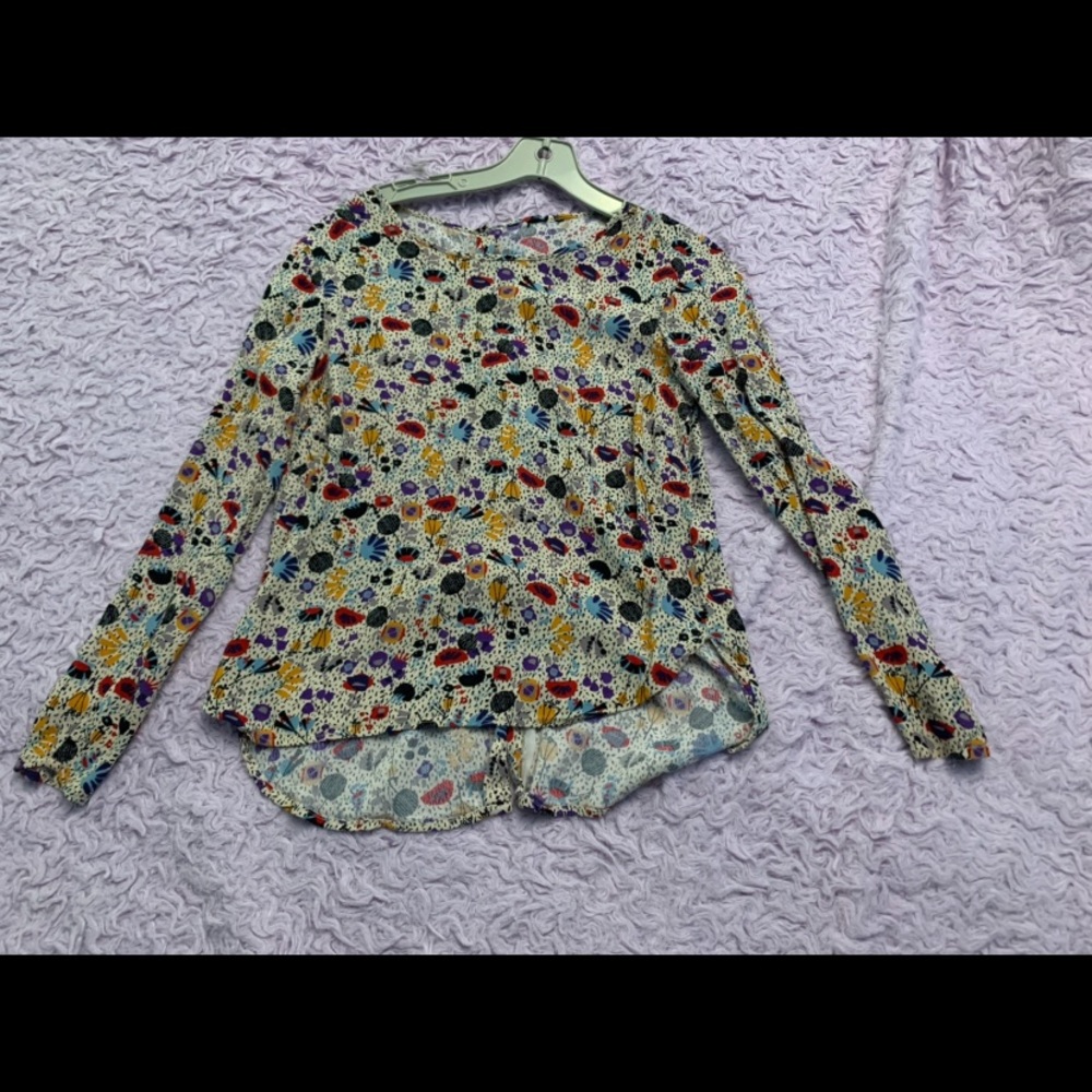 Patterned shirt with button up back - Picture 3 of 5